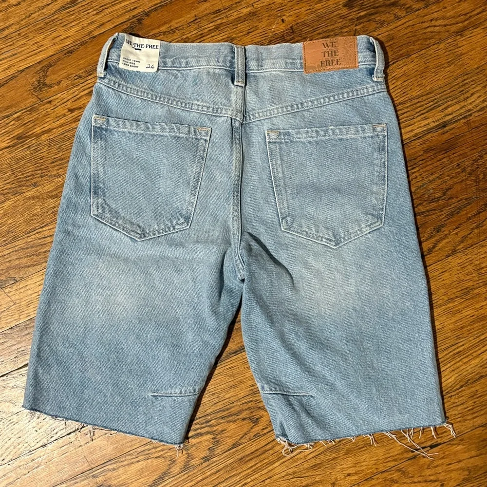 We The Free Ghost Town Long Denim Shorts Free People Bermudas Bodie Blue NWT - Picture 5 of 6
